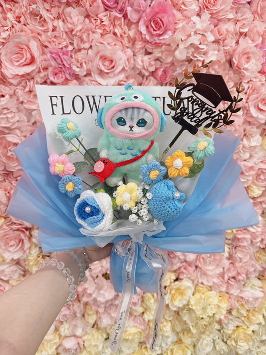 水怪人魚漢頓|Sanrio 三麗鷗|客製化花束 在充滿童趣與幻想的世界裡,水怪人魚漢頓(Hamtaro)作為Sanrio三麗鷗的可愛角色之一,受到了無數粉絲的喜愛。如今,我們將這一可愛角色融入到客製化花束中,為您帶來獨特的創意花藝體驗。 水怪人魚漢頓的魅力 水怪人魚漢頓是一個活潑可愛的角色,象徵著夢想和友誼。無論是作為生日禮物、畢業賀禮還是情人節的浪漫驚喜,水怪人魚漢頓的主題花束都能讓每個特殊時刻更具意義和特色。