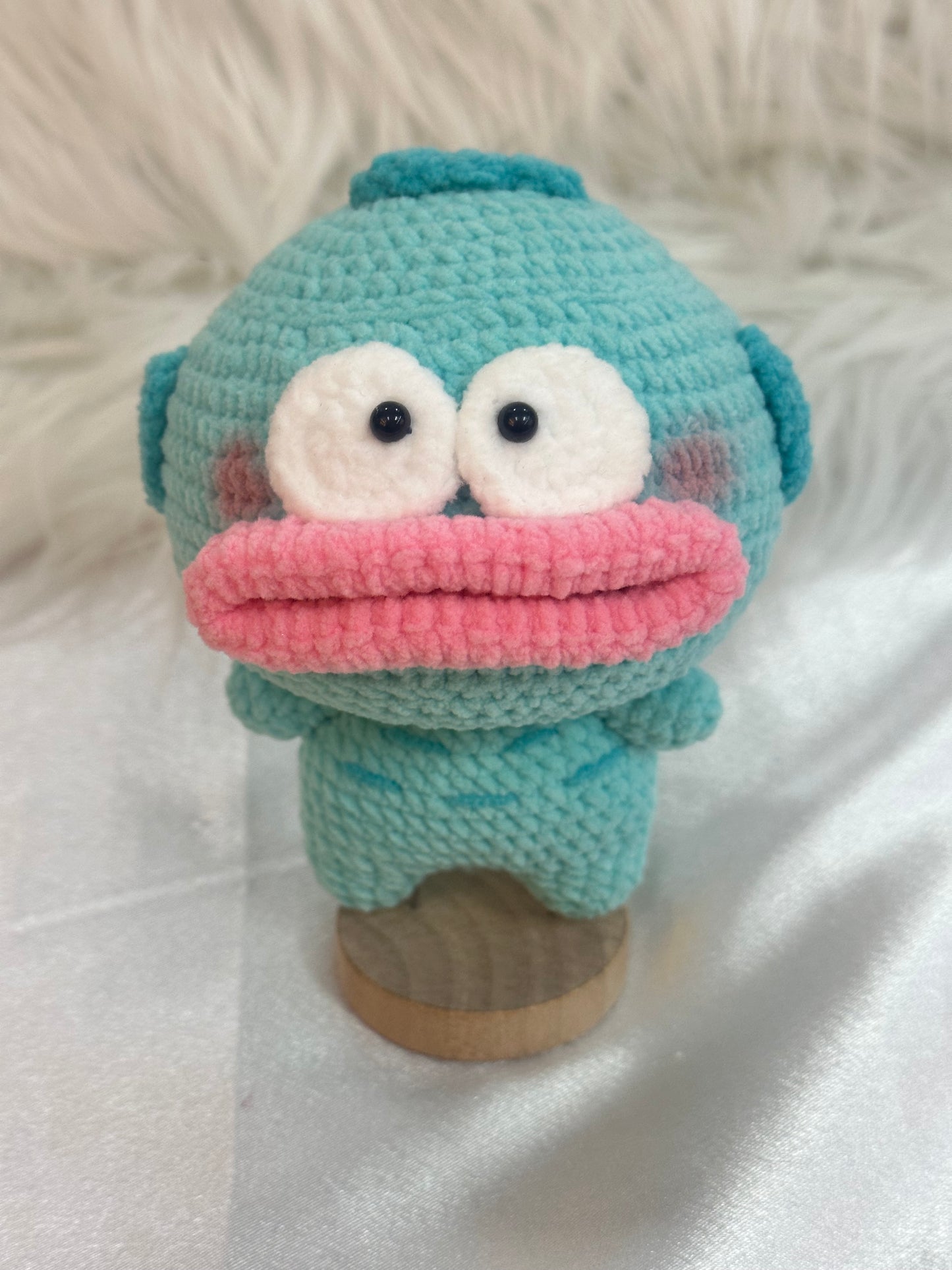 大Size (13x10cm )水怪公仔花束 人魚漢頓公仔企座|Sanrio 三麗鷗|客訂Farewell花束|針織小盆栽|畢業花束|畢業禮物|生活家居品味|家居小擺設|企業禮品訂製|學校團體小禮物|公司紀念品|廣告贈品|禮品訂製|網上訂花|觀塘花店