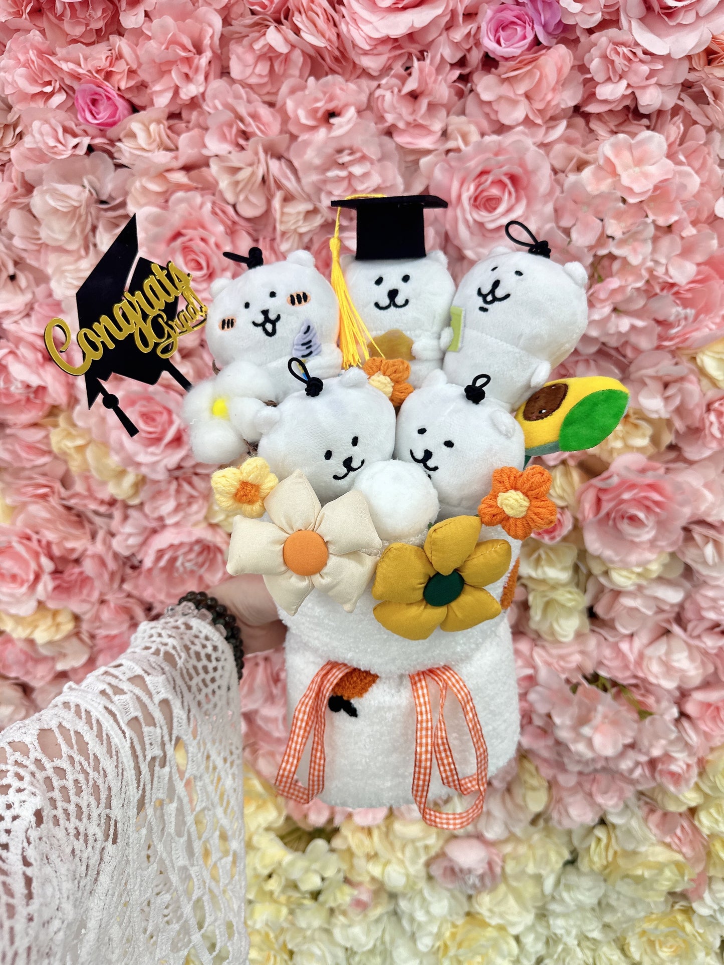 Joke bear 全家福自嘲熊公仔花束(非現貨)|客製禮物$298起|小朋友 幼稚園畢業花束|卡通花束|針織花束|生日花束|畢業公仔花束|畢業禮物|週年紀念日花束|情人節花束|創意禮品|網上訂花|人手製作|觀塘花店|香港花店