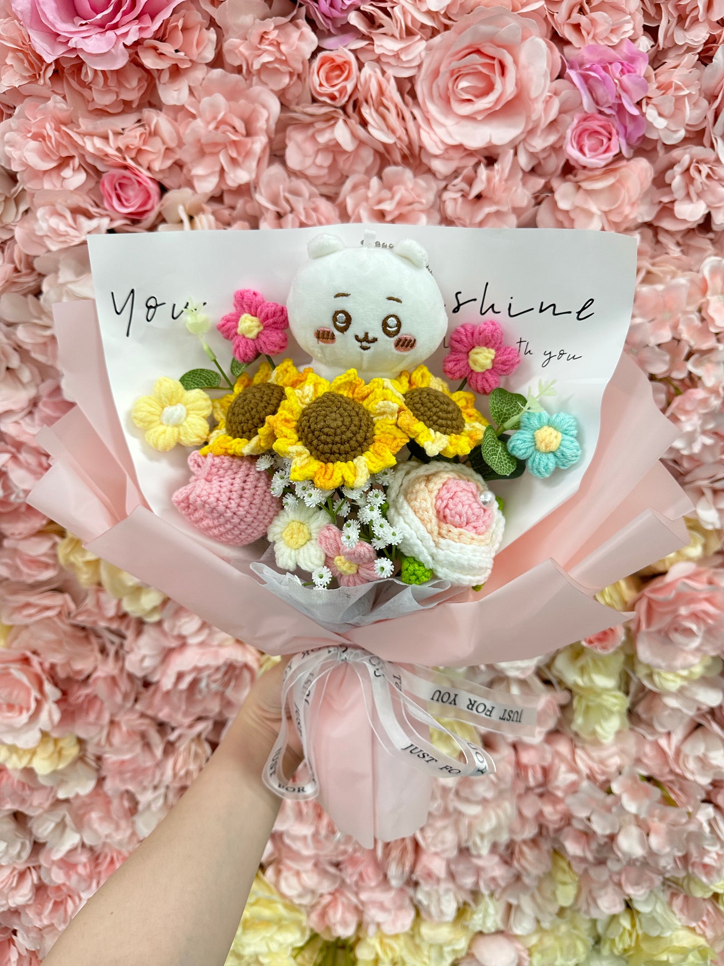 Chiikawa (吉伊卡哇)|小可愛公仔花|畢業花束|向日葵|網上訂花|針織花束|生日花束|週年紀念日花束|情人節花束|感謝Farewell花束|即日送花|香港花店|觀塘花店
