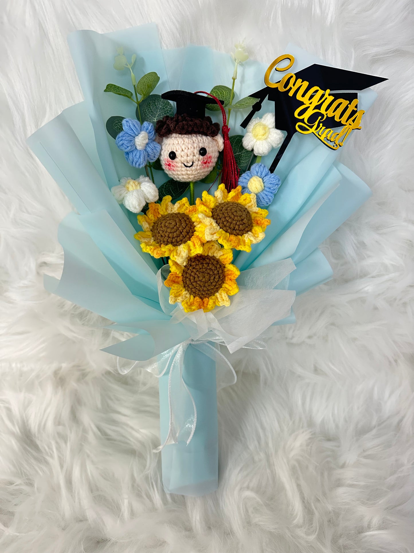 淺藍色|畢業男仔頭|太陽花|向日葵|畢業花束|畢業禮物|針織花 編織花束|人手製作|觀塘花店