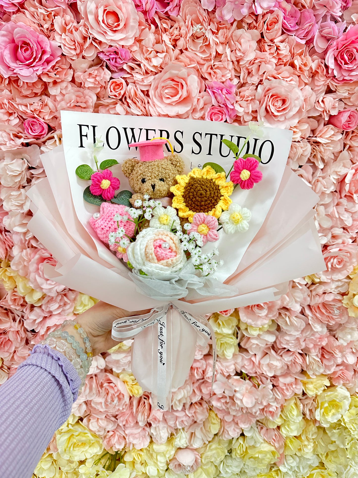 畢業熊|畢業花束|畢業禮物|畢業花|生日花束|情人節花束|表演花束|升職榮休Farewell|追星應援花束|探病慰問花束|浸禮花束|感謝道歉花束|香港平價花店|網上花店|即日送花|觀塘花店