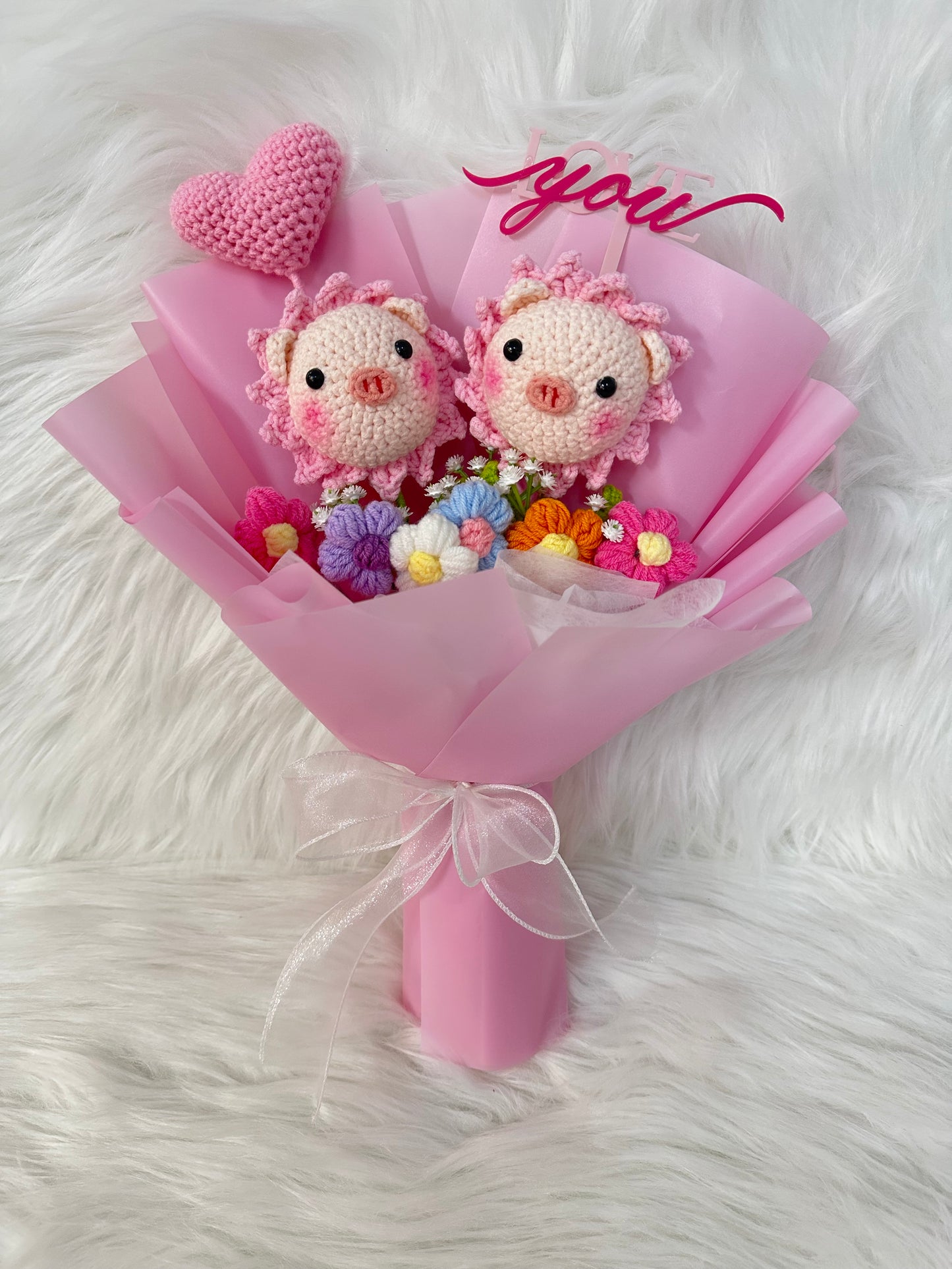 BB豬系列 - 七夕情人節花束|即日送花|畢業花束|生日禮物|情人節花束|週年紀念日花束|生日花束|針織花束 編織花束|人手製作|網上花店|觀塘花店