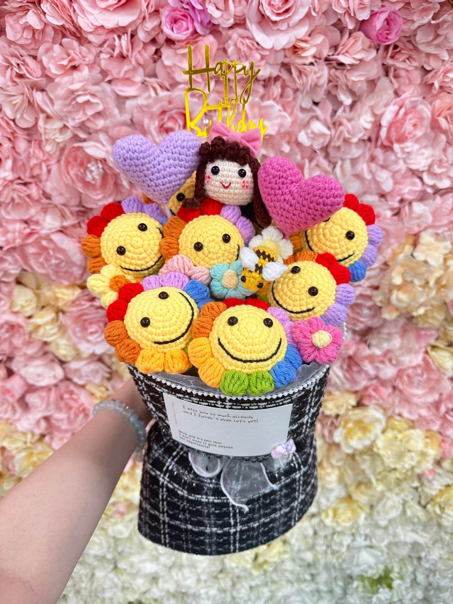 🌈彩虹笑臉太陽花|客製公仔花|畢業花束|針織花束|生日花束|週年紀念日花束|情人節花束|感謝Farewell花束|網上訂花|即日送花|香港花店|觀塘花店