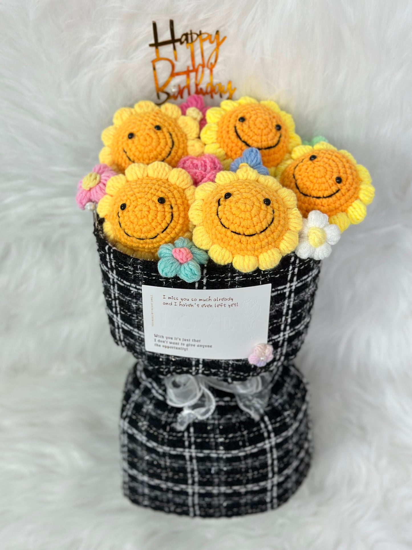 笑臉太陽花|客製公仔花|畢業花束|向日葵|網上訂花|針織花束|生日花束|週年紀念日花束|情人節花束|感謝Farewell花束|即日送花|香港花店|觀塘花店
