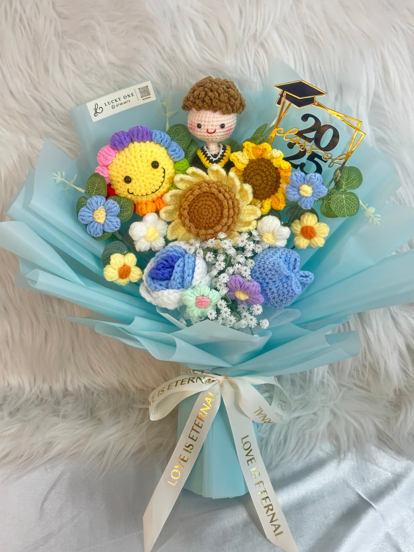 全身畢業男仔公仔|畢業花束|畢業花|畢業禮物|畢業公仔花束|公仔花束|香港畢業季|幼稚園/小學/中學/大學畢業花束|即日送花|平價花店|網上花店推介|網上訂花|香港花店|觀塘花店