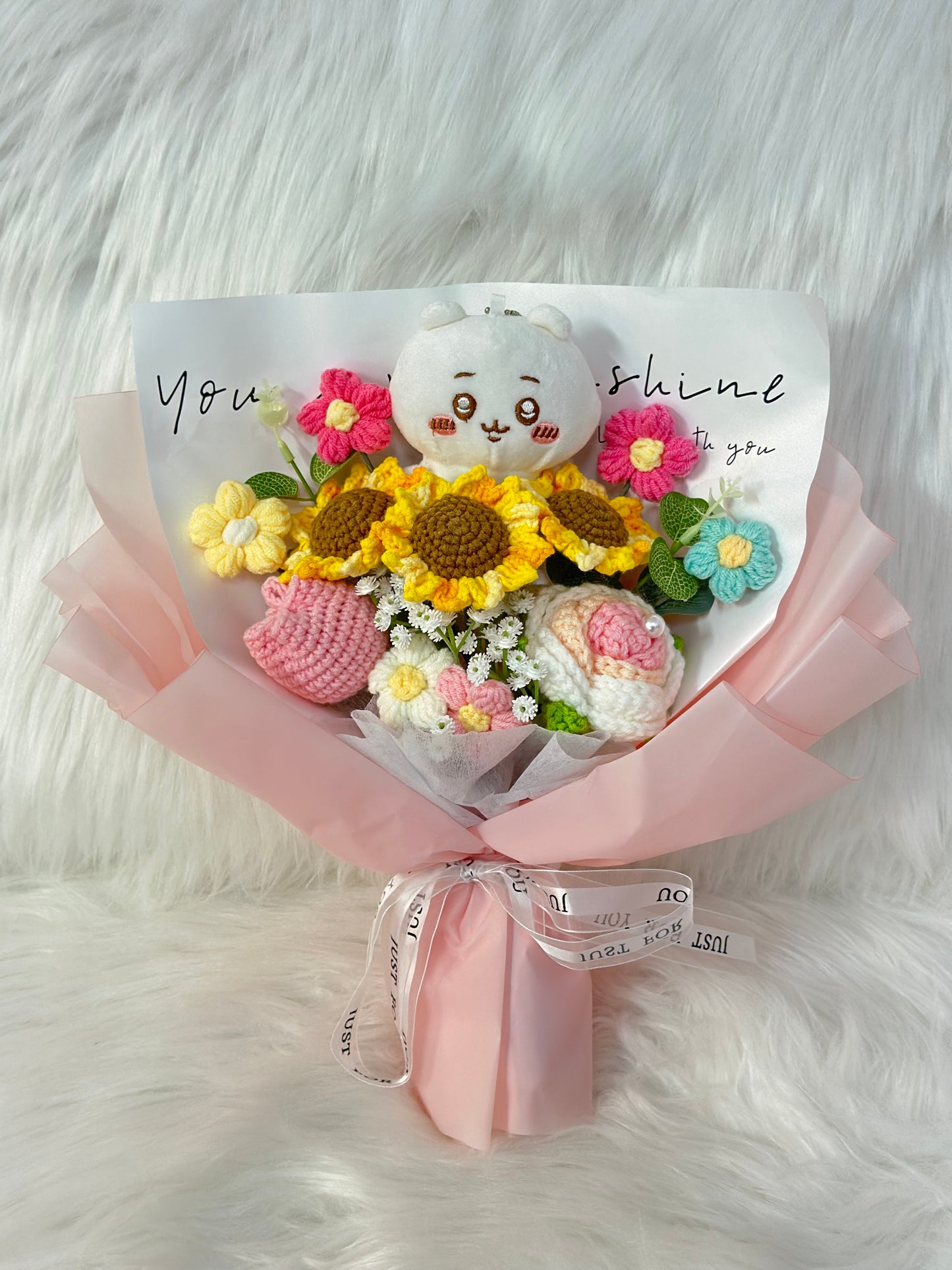 Chiikawa (吉伊卡哇)|小可愛公仔花|畢業花束|向日葵|網上訂花|針織花束|生日花束|週年紀念日花束|情人節花束|感謝Farewell花束|即日送花|香港花店|觀塘花店