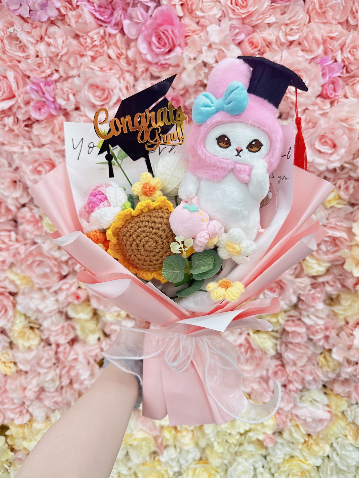 My Melody 公仔花|鯊魚貓 Mofusand| Sanrio 三麗鷗|畢業花束|向日葵|網上訂花|針織花束|生日花束|週年紀念日花束|情人節花束|感謝Farewell花束|即日送花|香港花店|觀塘花店