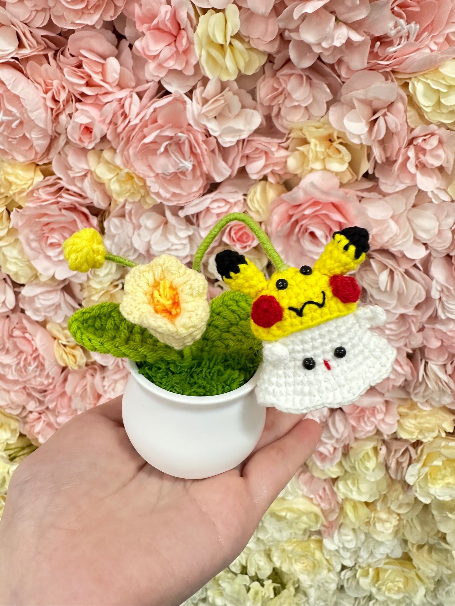 Pokémon pikachu|比卡超小幽靈針織小盆栽|萬聖節🎃|畢業花束|畢業禮物|生活家居品味|家居小擺設|企業禮品訂製|學校團體小禮物|公司紀念品|廣告贈品|禮品訂製|網上訂花|觀塘花店