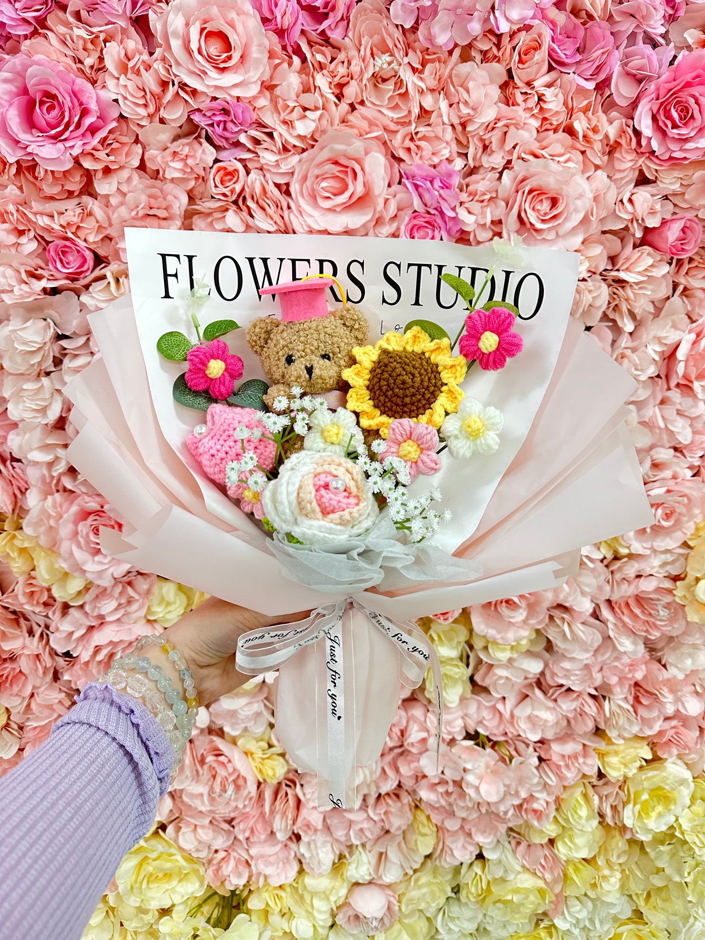 畢業熊|畢業花束|畢業禮物|畢業花|生日花束|情人節花束|表演花束|升職榮休Farewell|追星應援花束|探病慰問花束|浸禮花束|感謝道歉花束|香港平價花店|網上花店|即日送花|觀塘花店