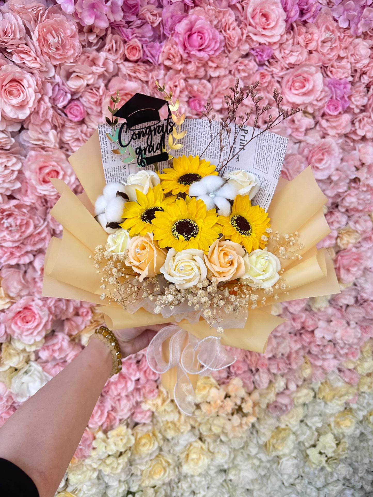 太陽花向日葵🌻玫瑰皂花｜香皂花｜肥皂花｜番梘花｜乾燥花｜乾花｜乾花花束｜玫瑰花｜畢業花束｜畢業禮物｜畢業花｜幼稚園畢業 小學畢業 中學畢業 大學畢業花束｜網上花店｜香港花店｜即日送花｜觀塘花店