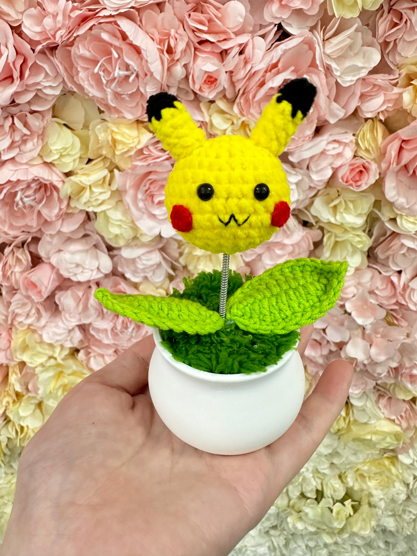 Pokémon pikachu｜比卡超針織小盆栽｜畢業花束｜畢業禮物｜生活家居品味｜家居小擺設｜企業禮品訂製｜學校團體小禮物｜公司紀念品｜廣告贈品｜禮品訂製｜網上訂花｜觀塘花店