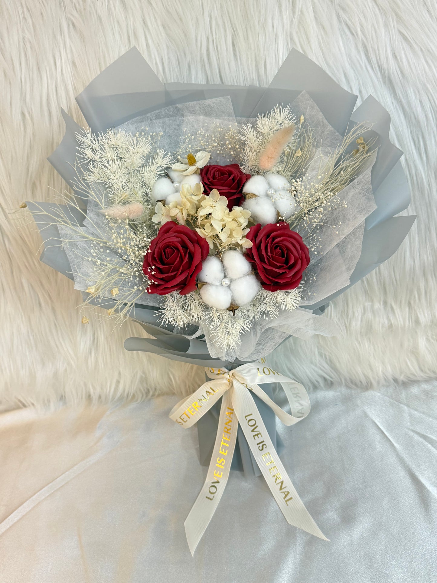 灰色系玫瑰花永生花（大束）｜香港永生花｜2025 情人節花束｜情人節玫瑰花束2025｜保鮮花｜情人節花 ｜生日禮物｜畢業花束｜週年紀念日花束｜情人節禮物｜即日送花｜求婚花束｜送女朋友禮物｜網上花店｜網上訂花｜香港花店｜觀塘花店