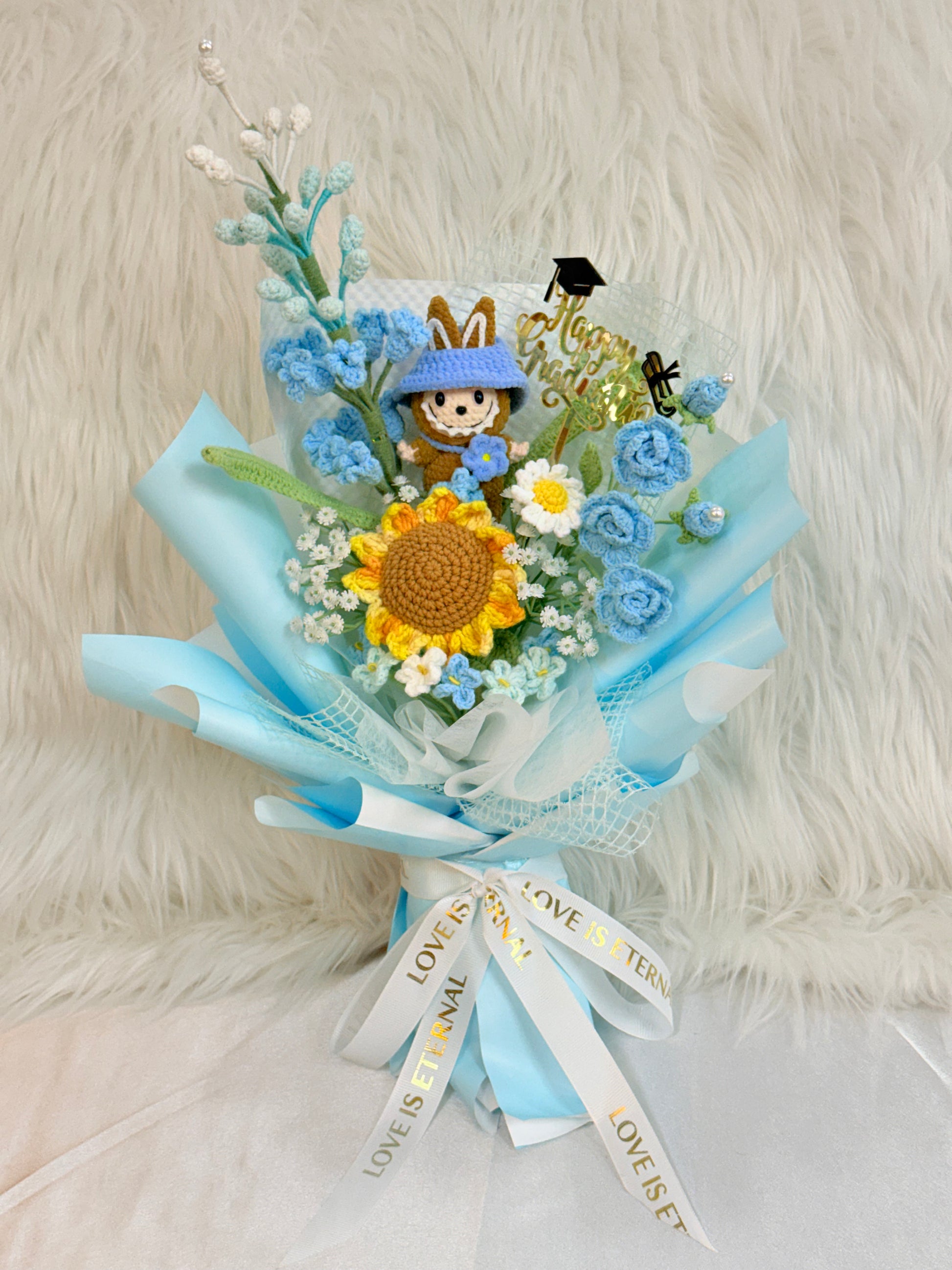 Labubu公仔花束｜Labubu畢業公仔花束｜拉布布花束｜畢業公仔花束｜畢業花束｜畢業公仔花束｜網上訂花｜針織花束｜生日花束｜週年紀念日花束｜情人節花束｜Farewell花束｜即日送花｜香港花店｜觀塘花店