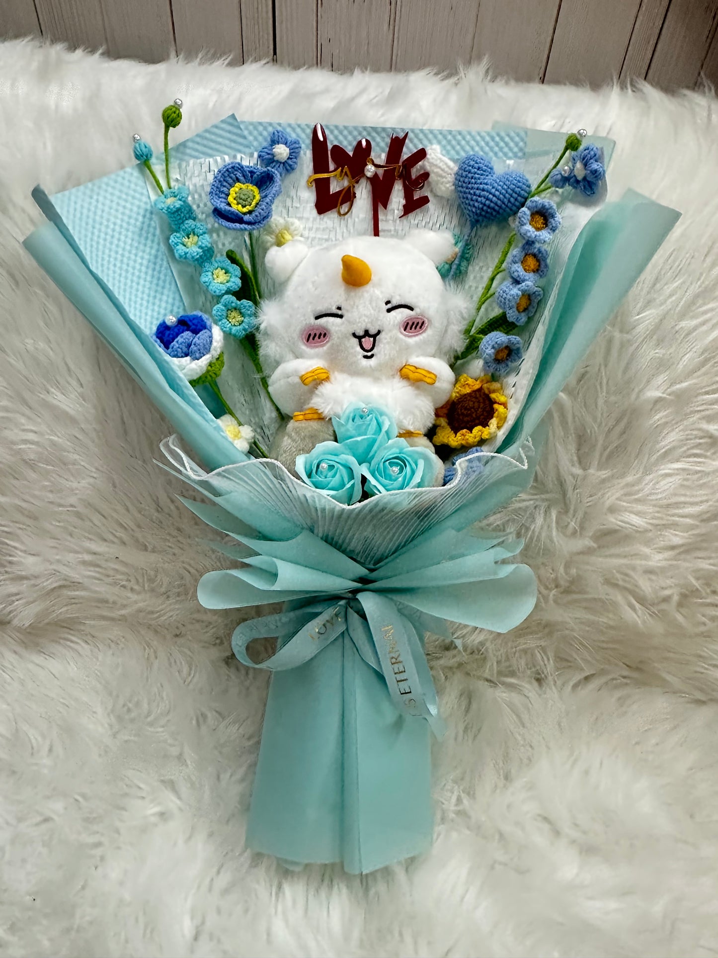 【訂製服務】（非現貨）Chiikawa Anoko那孩子公仔花束｜客製花束｜ 訂製花束 $298起🔥｜客製禮物｜創意花束｜訂製公仔花束｜生日花束｜畢業花束｜週年紀念日花束｜情人節花束｜升職榮休Farewell 花束｜創意禮物｜網上訂花｜觀塘花店｜香港花店