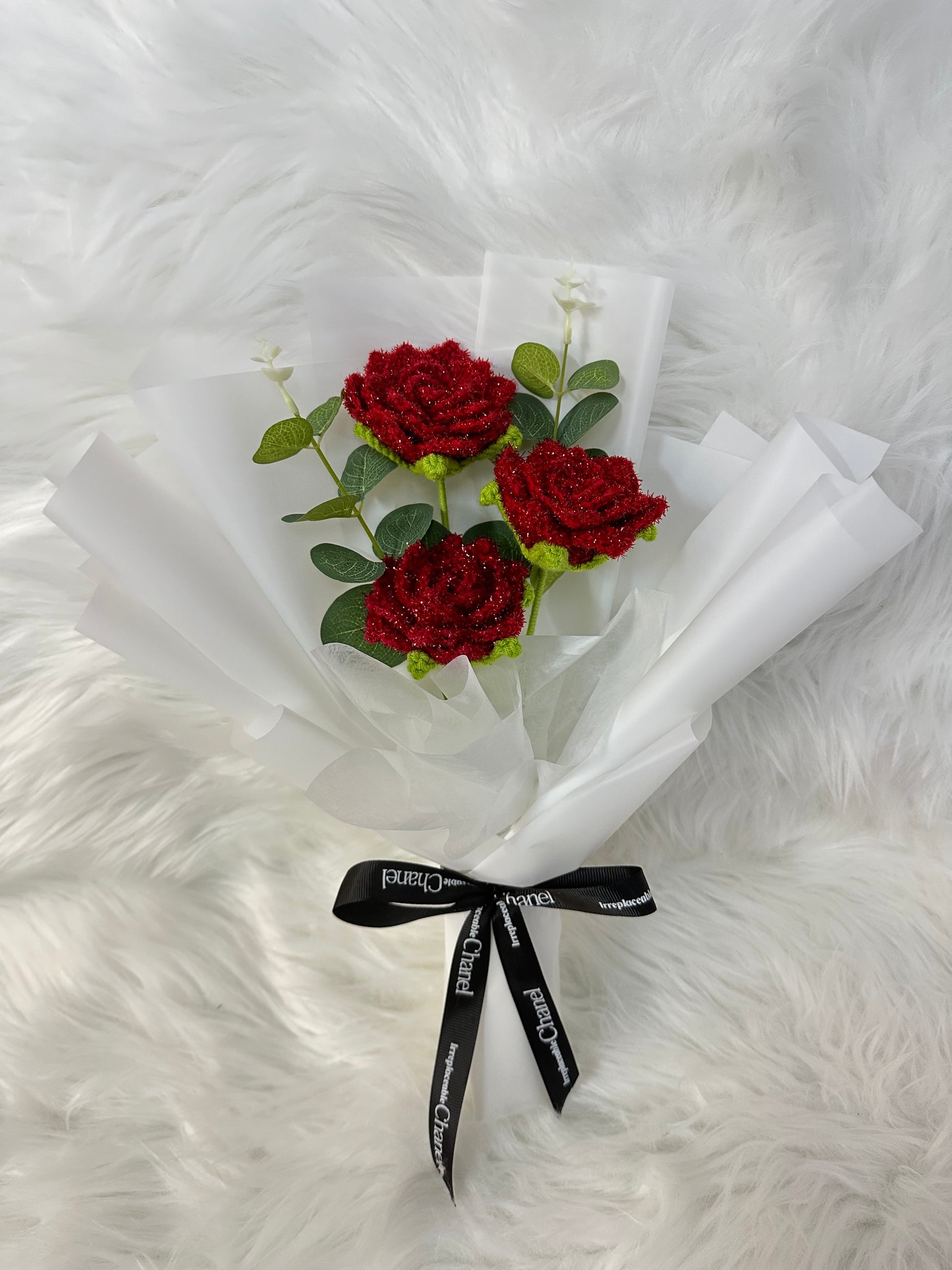 玫瑰花園🌹3朵/ 9朵｜網上訂花｜針織花束｜生日花束｜週年紀念日花束｜情人節花束｜送女朋友禮物｜感謝Farewell花束｜畢業花束｜即日送花｜網上花店｜香港花店｜觀塘花店