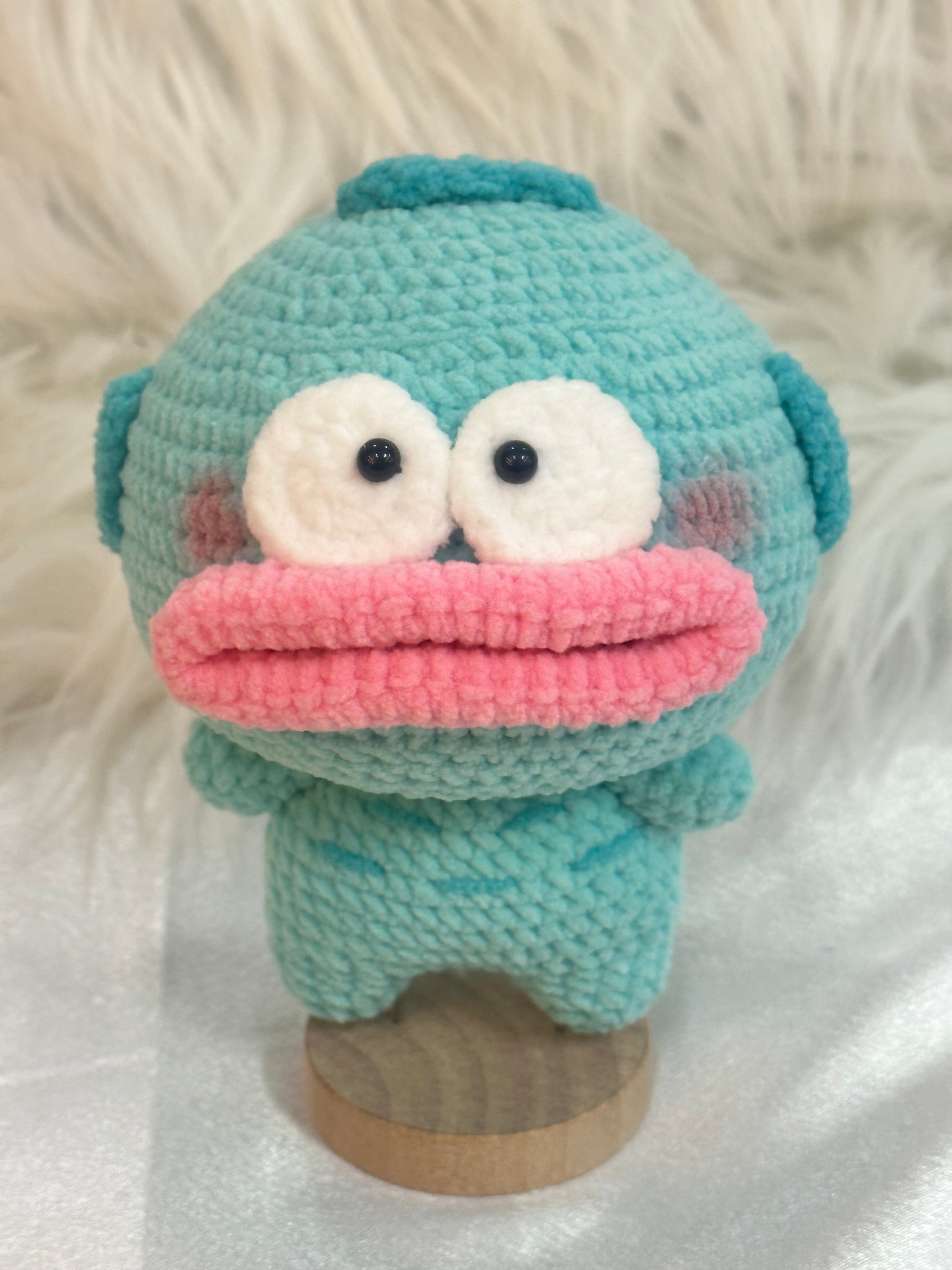 大Size (13x10cm )水怪公仔花束 人魚漢頓公仔企座｜Sanrio 三麗鷗｜客訂Farewell花束｜針織小盆栽｜畢業花束｜畢業禮物｜生活家居品味｜家居小擺設｜企業禮品訂製｜學校團體小禮物｜公司紀念品｜廣告贈品｜禮品訂製｜網上訂花｜觀塘花店