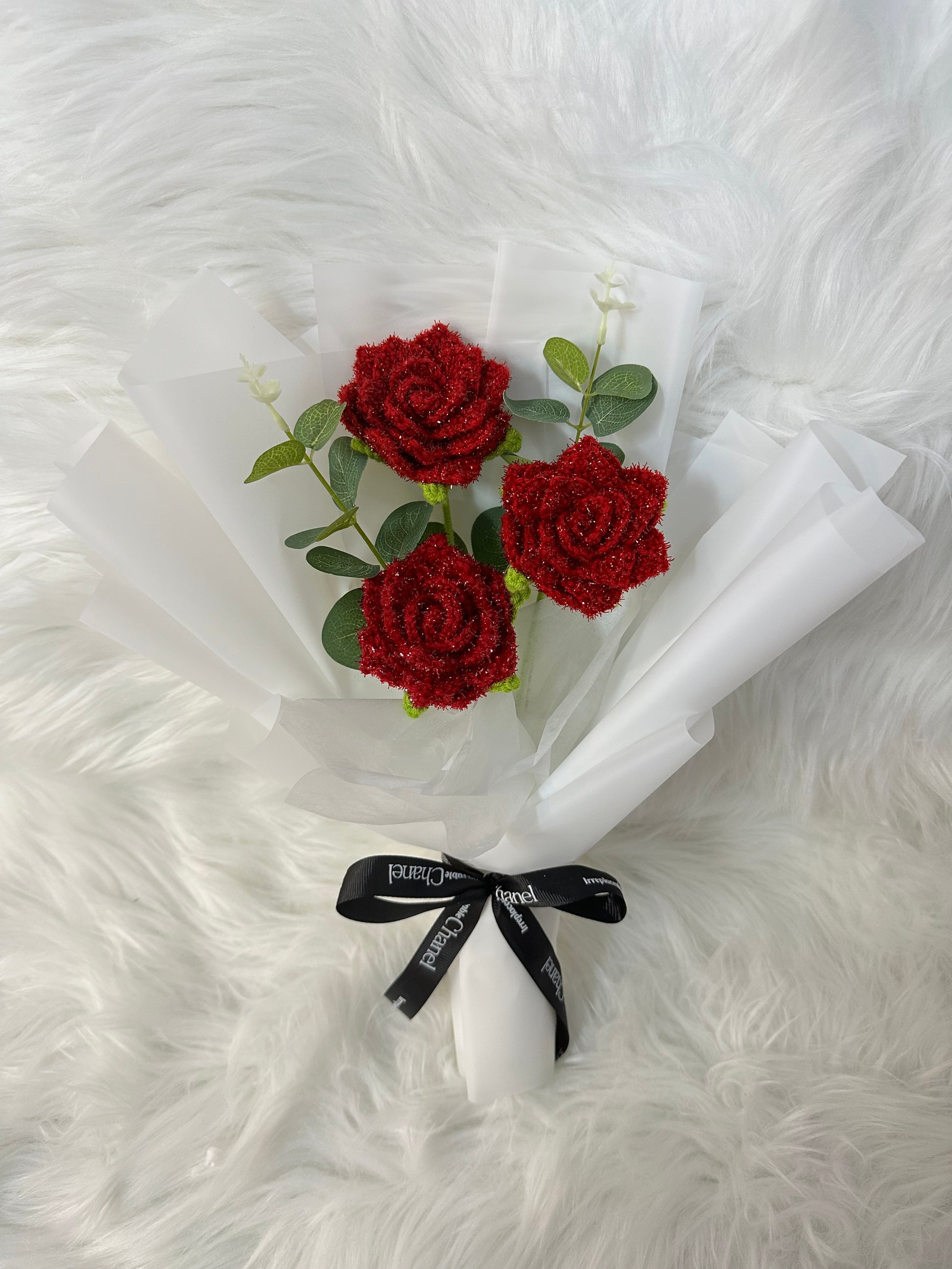 玫瑰花園🌹3朵/ 9朵｜網上訂花｜針織花束｜生日花束｜週年紀念日花束｜情人節花束｜送女朋友禮物｜感謝Farewell花束｜畢業花束｜即日送花｜網上花店｜香港花店｜觀塘花店
